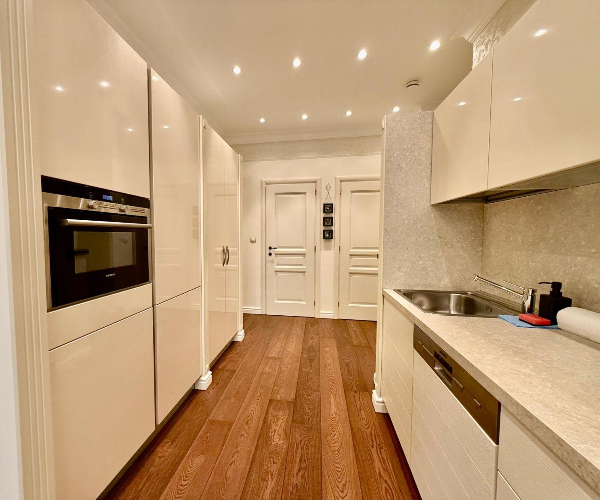 Unique Charles Bridge 2bdr Apartment. Прага
