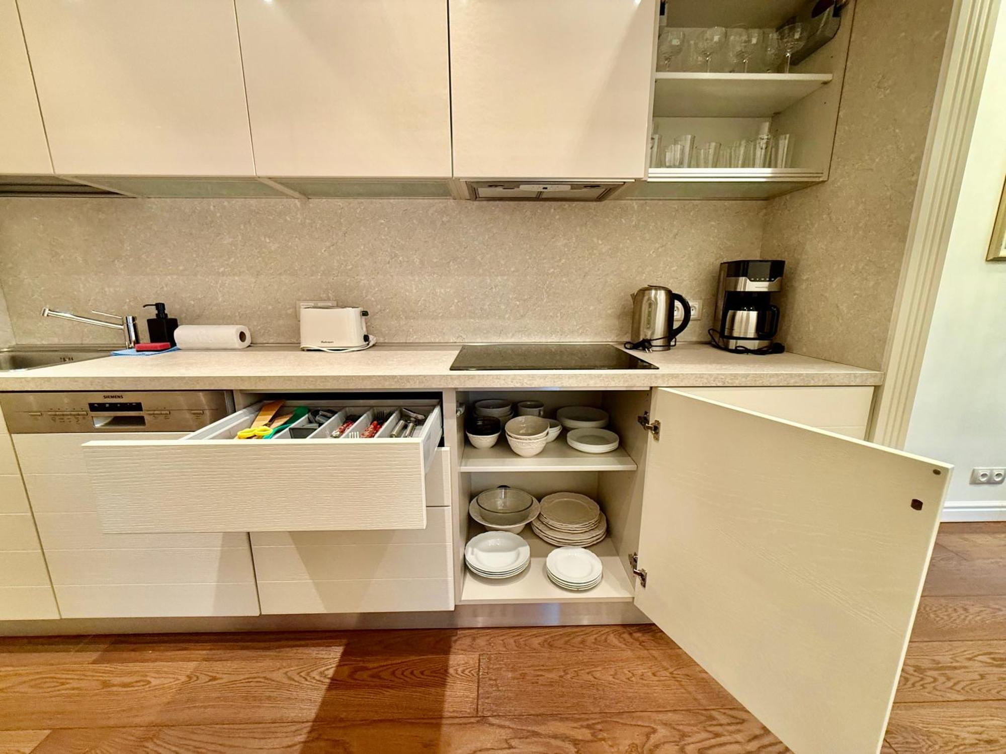 Unique Charles Bridge 2bdr Apartment. Апартаменти