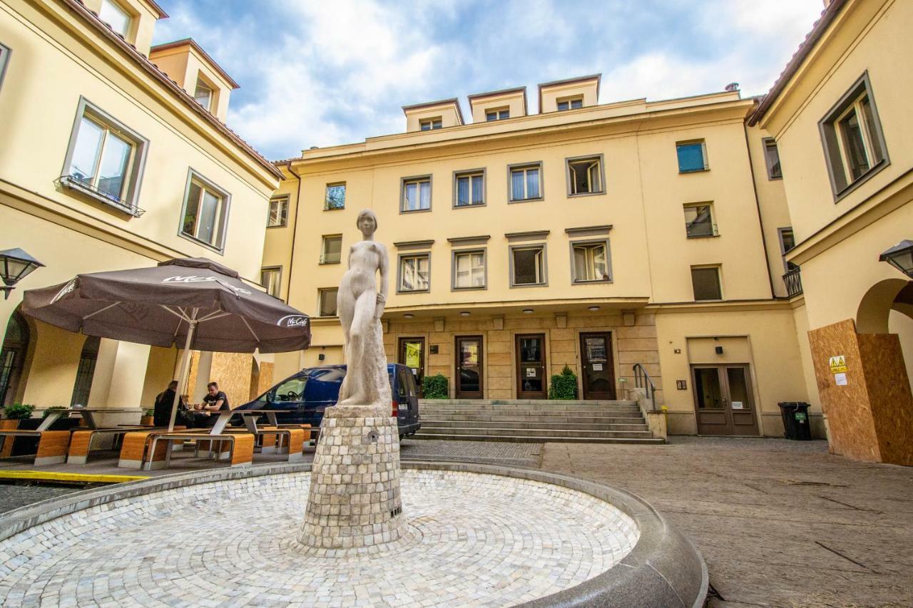 Unique Charles Bridge 2bdr Apartment. Апартаменти