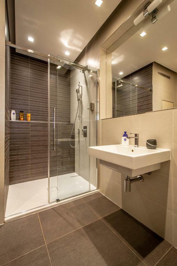 Unique Charles Bridge 2bdr Apartment. * Прага