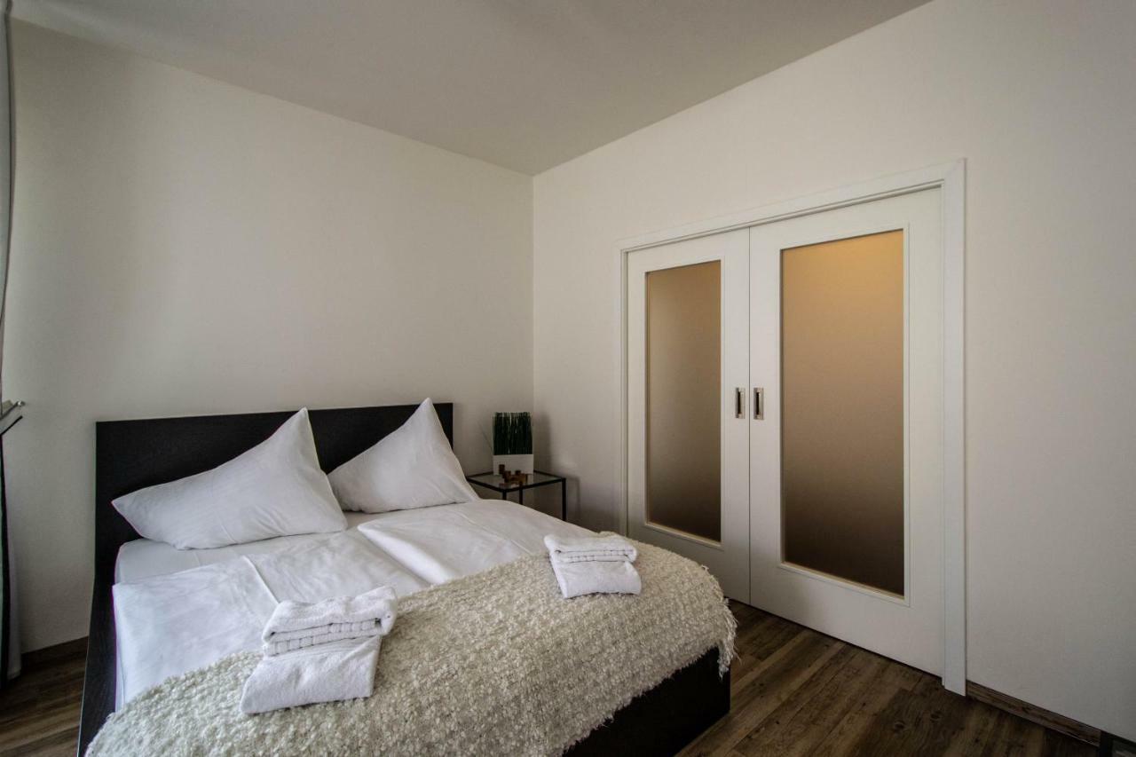 Апартаменти Unique Charles Bridge 2bdr Apartment. *